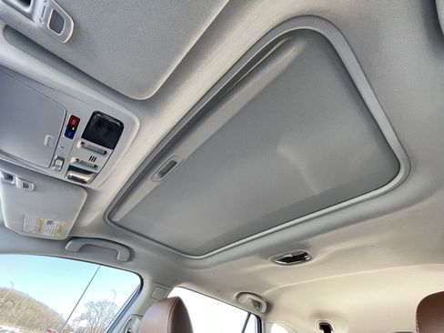 Used 2019 Subaru Outback 2.5i Touring w/ Popular Package #3A image 17