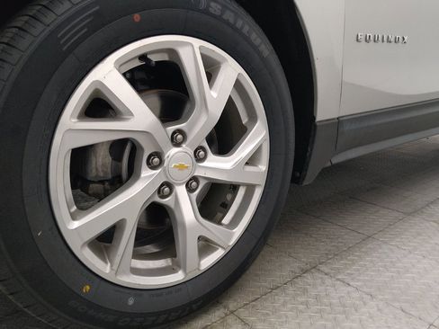 Used 2018 Chevrolet Equinox Premier FWD image 31