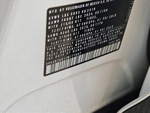 Used 2018 Volkswagen Tiguan SE AWD/4WD image 23
