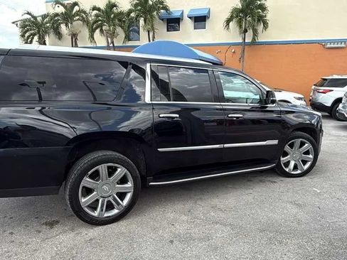 Used 2020 Cadillac Escalade ESV Luxury AWD/4WD image 5