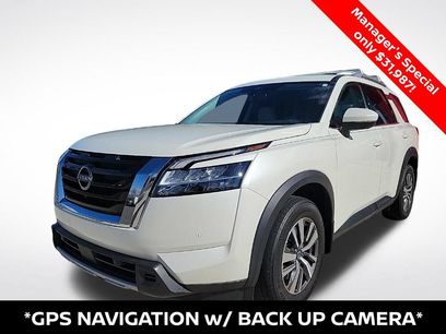 Used 2023 Nissan Pathfinder SL
