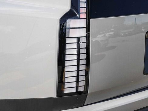 New 2026 Hyundai Ioniq 9 SE image 9