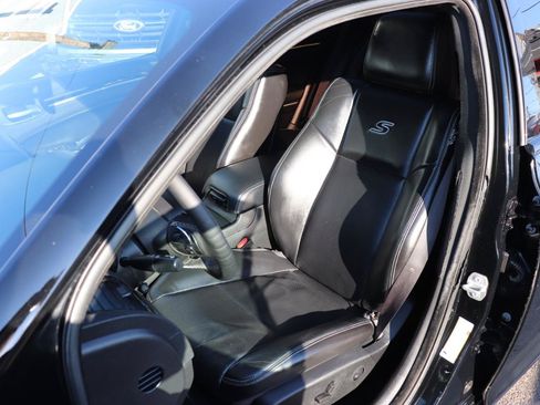 Used 2022 Chrysler 300 S w/ Comfort Group RWD image 11