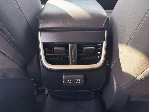 Used 2022 Subaru Outback Premium image 21