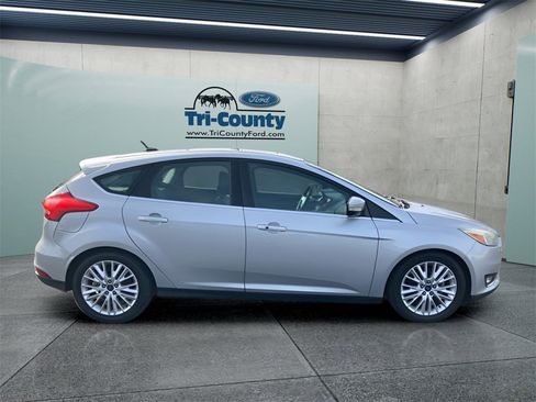 Used 2015 Ford Focus Titanium image 3