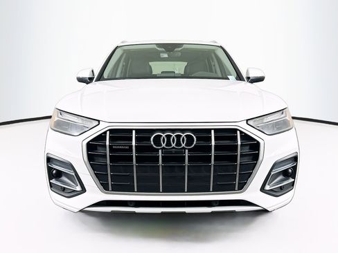 Used 2021 Audi Q5 2.0T Premium Plus w/ Premium Plus Package AWD/4WD image 2