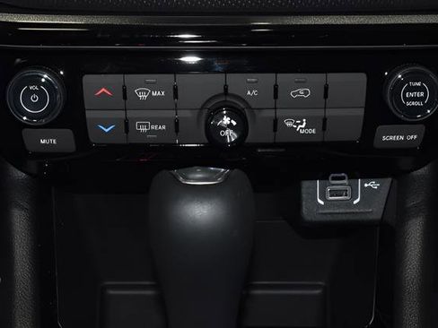 New 2026 Jeep Compass Latitude AWD/4WD image 13