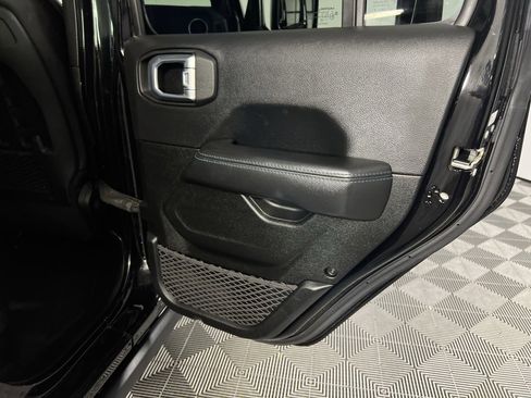 Certified 2022 Jeep Wrangler Unlimited Rubicon 4xe w/ Steel Bumper Group image 31