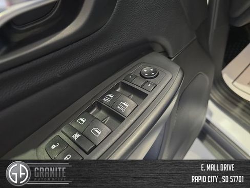 Used 2022 Jeep Cherokee Trailhawk w/ Trailer Tow Group AWD/4WD image 12