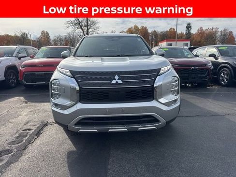 Used 2024 Mitsubishi Outlander SE image 6