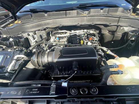 Used 2021 Ford Explorer XLT w/ Equipment Group 202A image 10