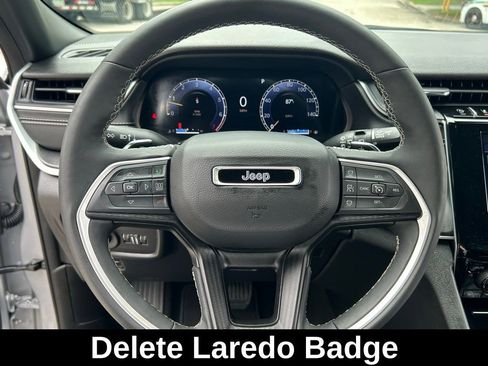 Certified 2024 Jeep Grand Cherokee Altitude image 19