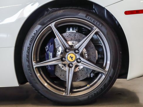 Used 2015 Ferrari 458 Spider RWD image 20