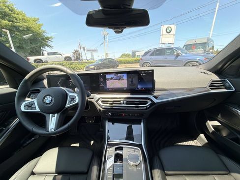 Used 2024 BMW 330i xDrive Sedan w/ M Sport Package AWD/4WD image 18