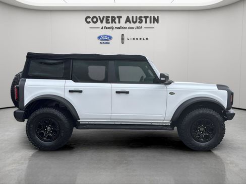 Used 2022 Ford Bronco Wildtrak image 6