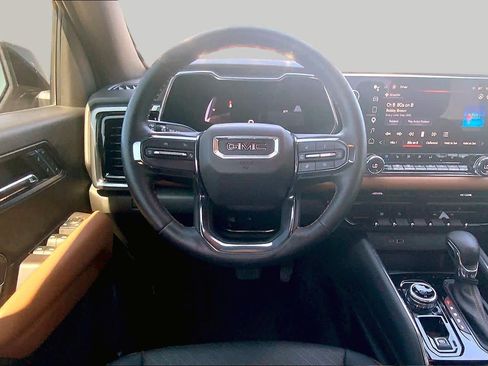 Used 2023 GMC Canyon AT4 w/ AT4 Premium Package AWD/4WD image 6