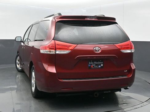 Used 2012 Toyota Sienna LE w/ Towing Pkg FWD image 6