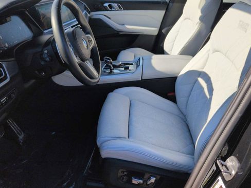 Used 2023 BMW X5 xDrive40i w/ M Sport Package image 17