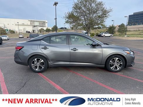 Used 2023 Nissan Sentra SV image 4