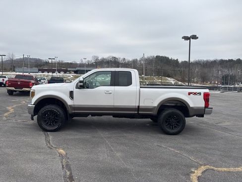 Used 2018 Ford F250 Lariat w/ Lariat Value Package image 5