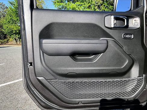 New 2026 Jeep Gladiator Sport AWD/4WD image 24