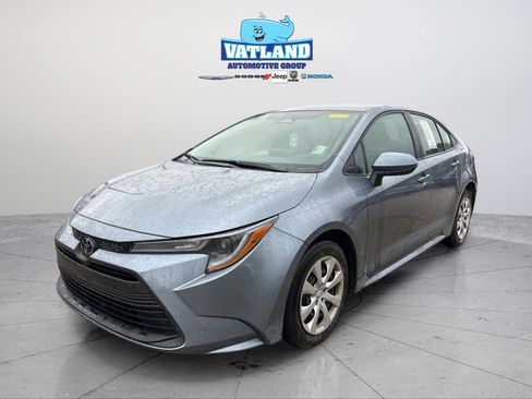 Used 2025 Toyota Corolla LE image 1