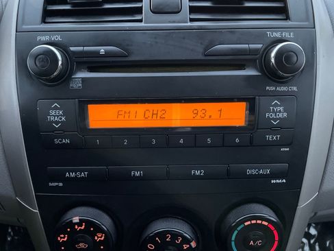 Used 2010 Toyota Corolla LE image 18