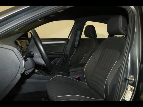 Used 2023 Volkswagen Jetta Sport FWD image 8