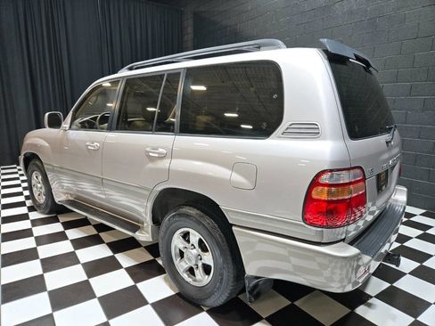 Used 2002 Toyota Land Cruiser image 2