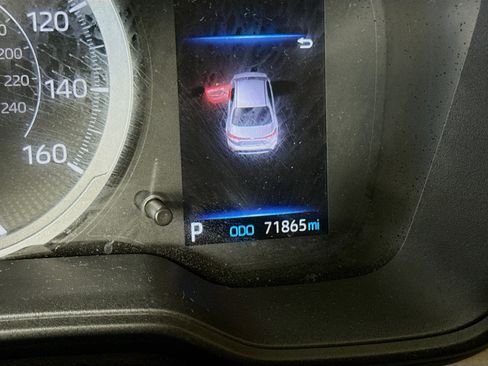 Used 2020 Toyota Corolla LE image 16