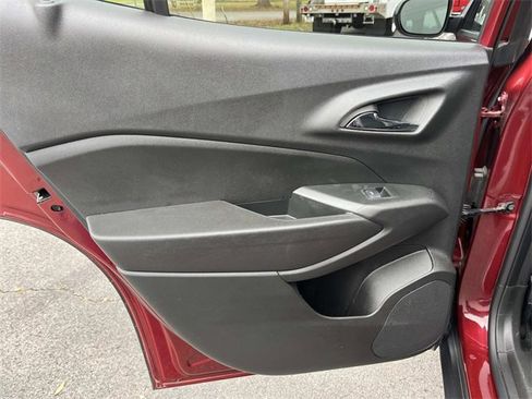 Used 2024 Chevrolet Trax ACTIV w/ Sunroof Package image 20