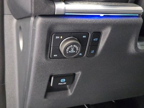 Used 2025 Ford Expedition Tremor AWD/4WD image 27