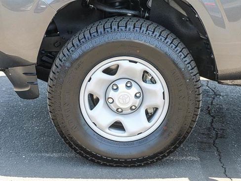 Used 2022 Toyota Tacoma SR5 image 9