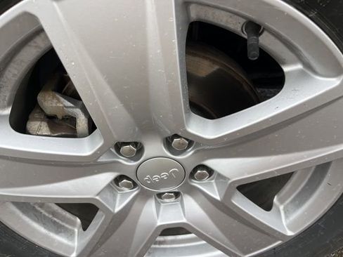 Used 2022 Jeep Compass Latitude image 8