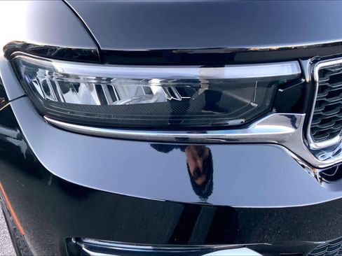 Used 2023 Jeep Grand Cherokee Limited image 24