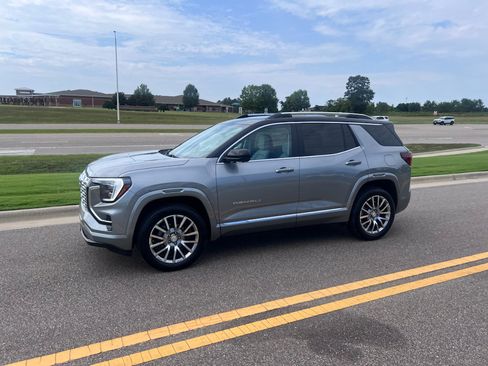 Used 2026 GMC Terrain Denali w/ LPO, Floor Liner Package AWD/4WD image 9