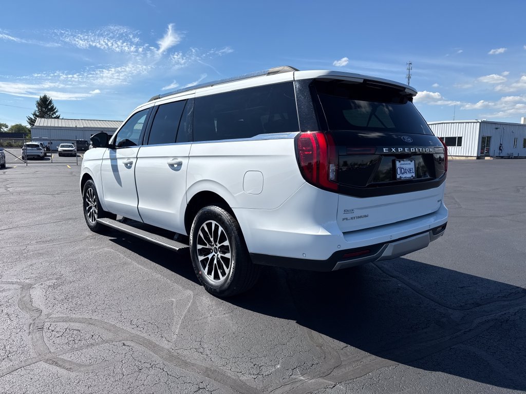 Used 2025 Ford Expedition Max Platinum AWD/4WD image 2