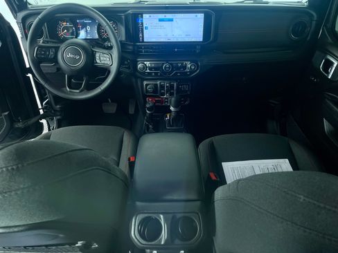 Used 2024 Jeep Wrangler Unlimited Rubicon w/ Technology Group AWD/4WD image 21