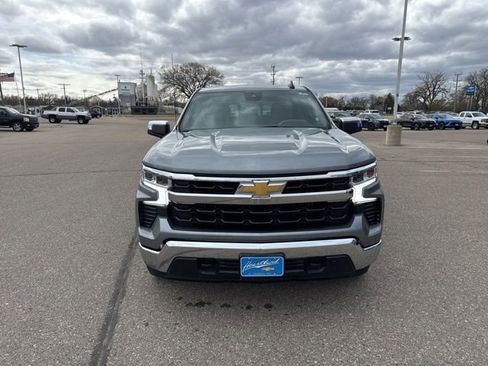 Used 2023 Chevrolet Silverado 1500 LT w/ Leather Package AWD/4WD image 2