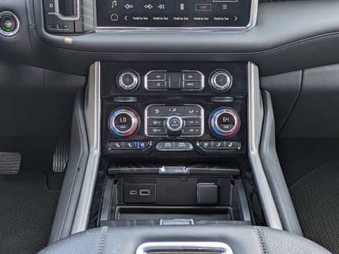 Used 2023 GMC Yukon Denali RWD image 18