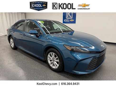 Used 2025 Toyota Camry LE FWD image 1