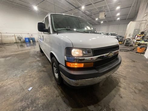 Used 2017 Chevrolet Express 3500 LT w/ LT Preferred Equipment Group image 3