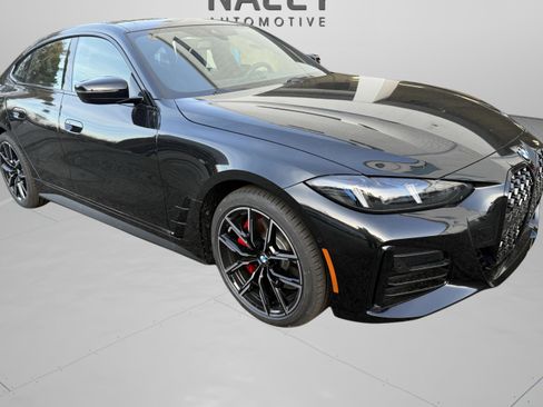 Used 2026 BMW 430i xDrive w/ M Sport Package image 32