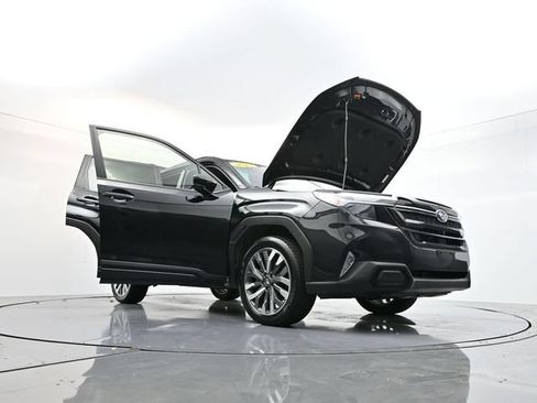 Used 2025 Subaru Forester Touring AWD/4WD image 35