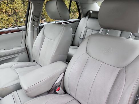 Used 2011 Cadillac DTS Luxury image 19