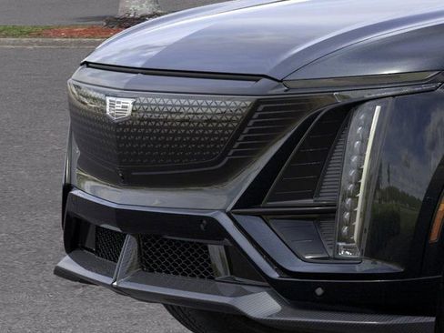 New 2026 Cadillac Lyriq V w/ Exterior Carbon Fiber Package AWD/4WD image 13