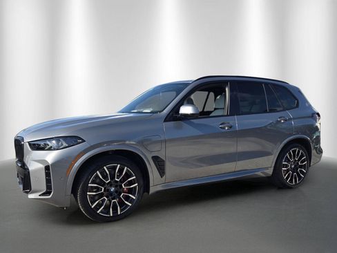 New 2026 BMW X5 xDrive50e w/ Executive Package AWD/4WD image 3