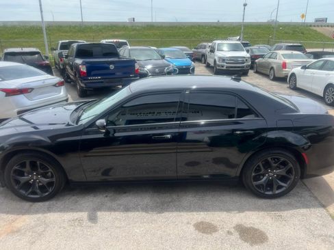 Used 2021 Chrysler 300 S RWD image 5