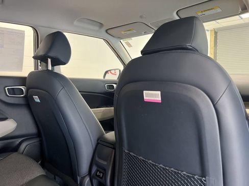 New 2026 Hyundai Venue SEL FWD image 10