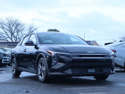 New 2025 Kia K4 LXS